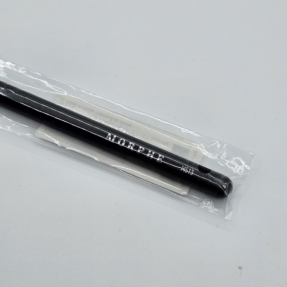 Morphe M513 Round Blender Eyeshadow Brush - Picture 3 of 5